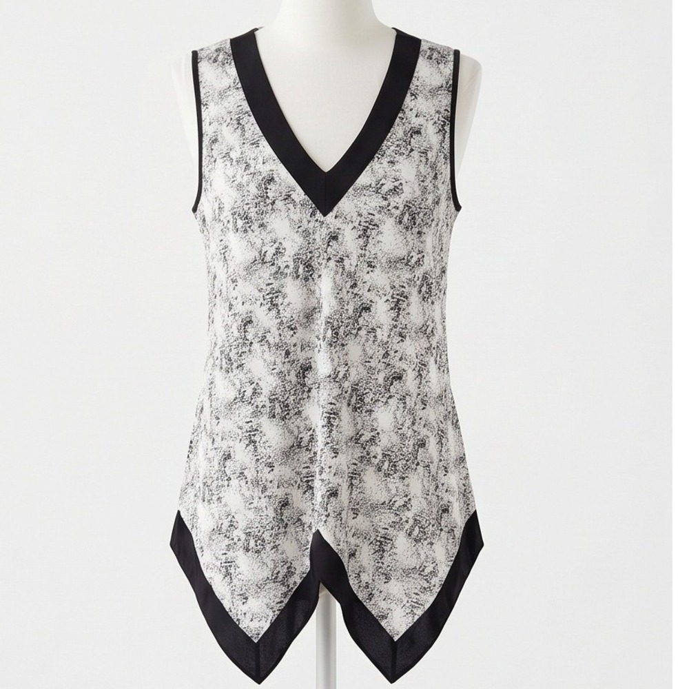 Milano M V-Neck Sleeveless Blouse‎ White Black Print Monochrome NWT